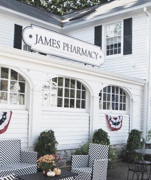 The James Pharmacy Bed & Breakfast And Gelateria Олд Сейбрук Екстериор снимка